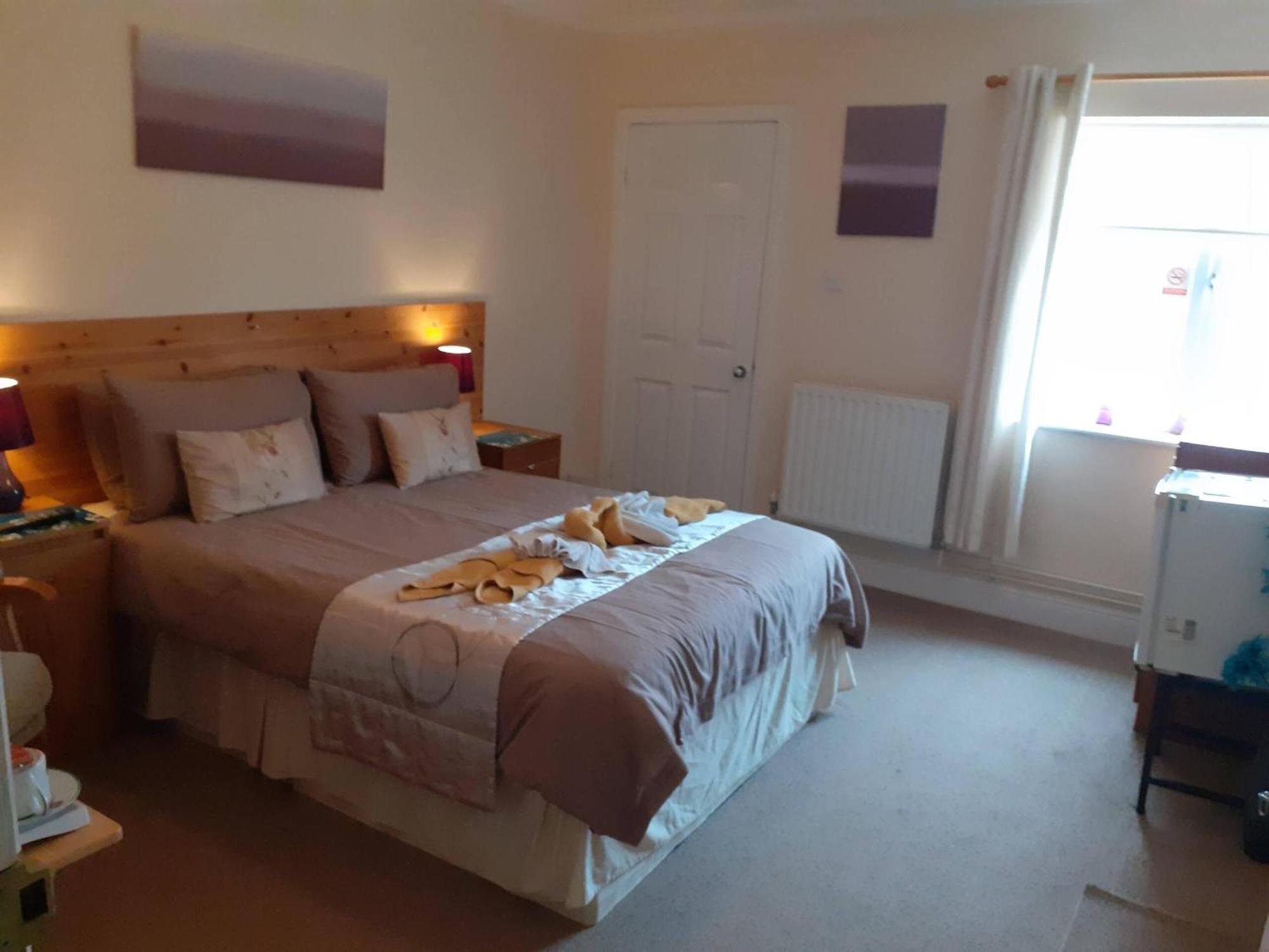 Hogwarts Bed And Continental Breakfast * Sheerness